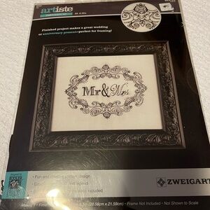 Artiste Embroidery Kit - Black and White